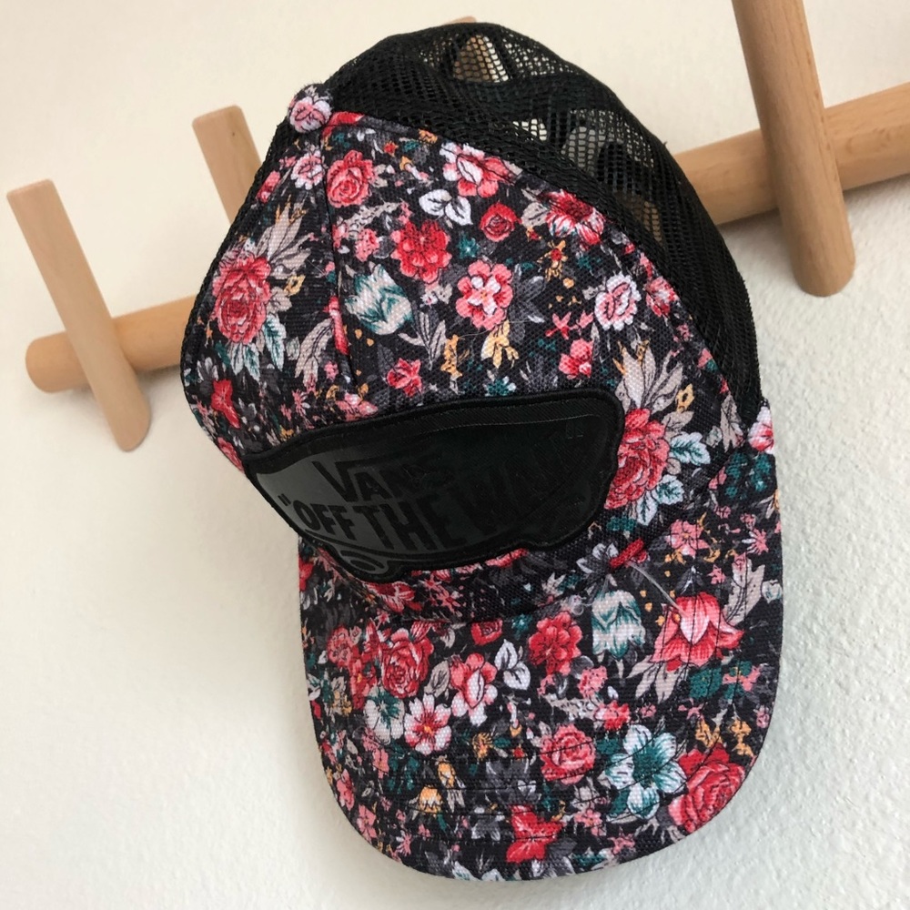 VANS Off The Wall Floral Trucker Hat